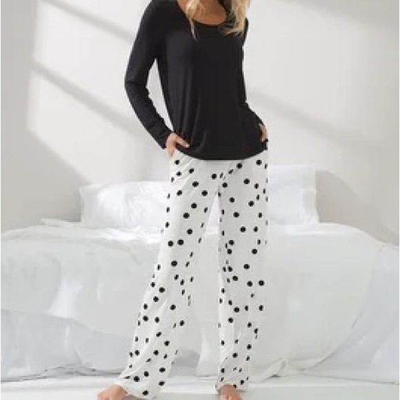 Soma Intimates & Sleepwear Black And White Polka Dot Cool Nights Pajamas Ladies Comfortable
